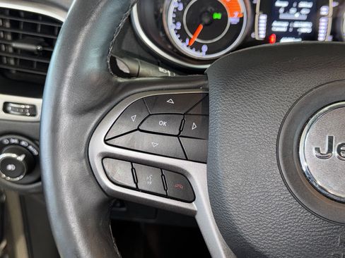 Used 2019 Jeep Cherokee Latitude Plus image 21