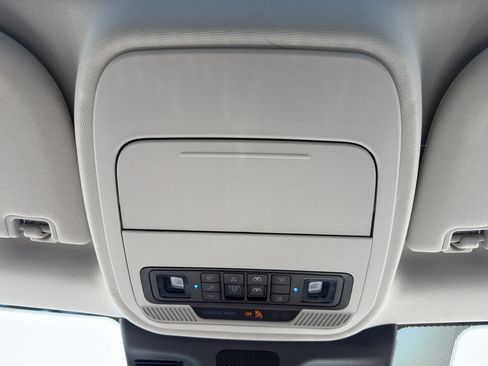 Used 2025 Ford Expedition Active AWD/4WD image 13
