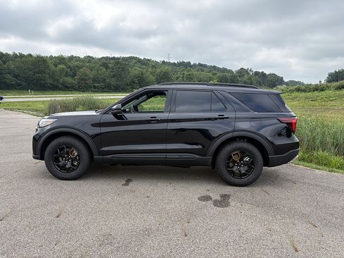 New 2026 Ford Explorer Tremor w/ Tremor Ultimate Package AWD/4WD image 2