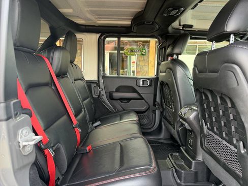 Used 2020 Jeep Wrangler Unlimited Rubicon w/ Quick Order Package 28Y Recon AWD/4WD image 18