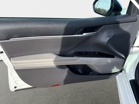 Used 2024 Toyota Camry SE image 15