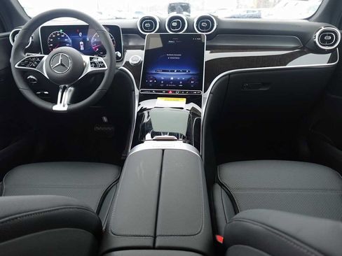 Used 2026 Mercedes-Benz GLC 300 4MATIC image 31