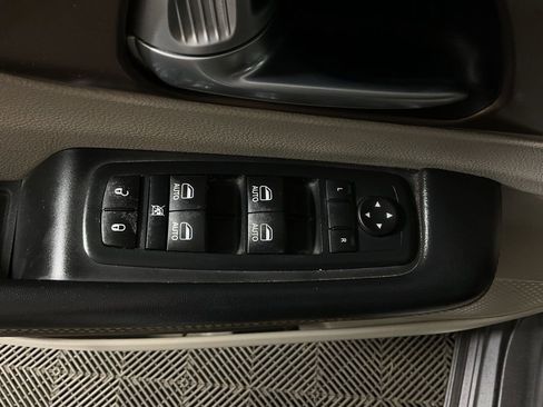 Used 2017 Chrysler Pacifica Touring-L Plus image 19