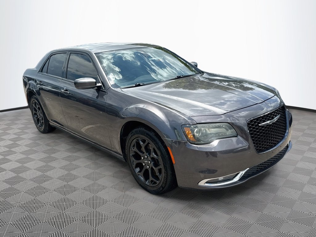 Used 2019 Chrysler 300 S AWD/4WD image 4