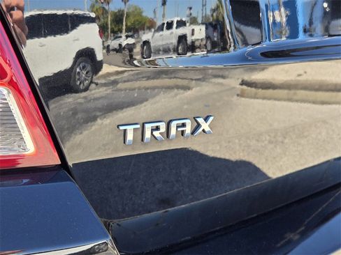 Certified 2022 Chevrolet Trax LT w/ LT Convenience Package image 12