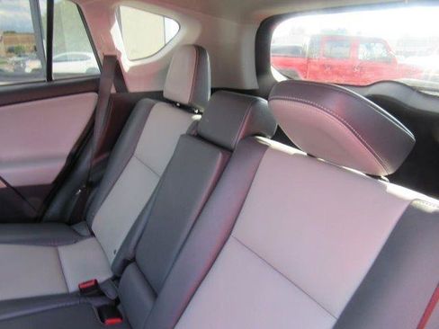 Used 2014 Toyota RAV4 Limited AWD/4WD image 17