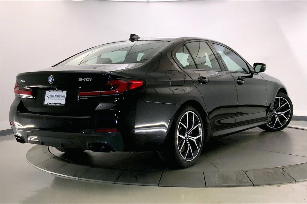 Used 2022 BMW 540i xDrive w/ M Sport Package AWD/4WD image 12
