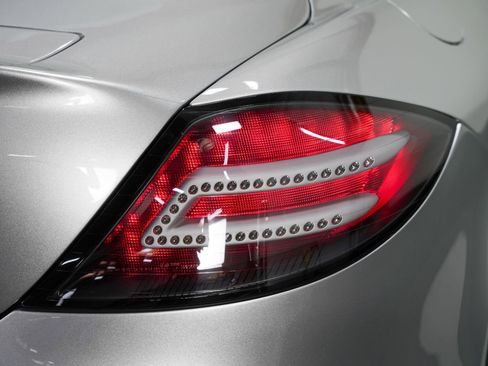 Used 2006 Mercedes-Benz SLR image 23