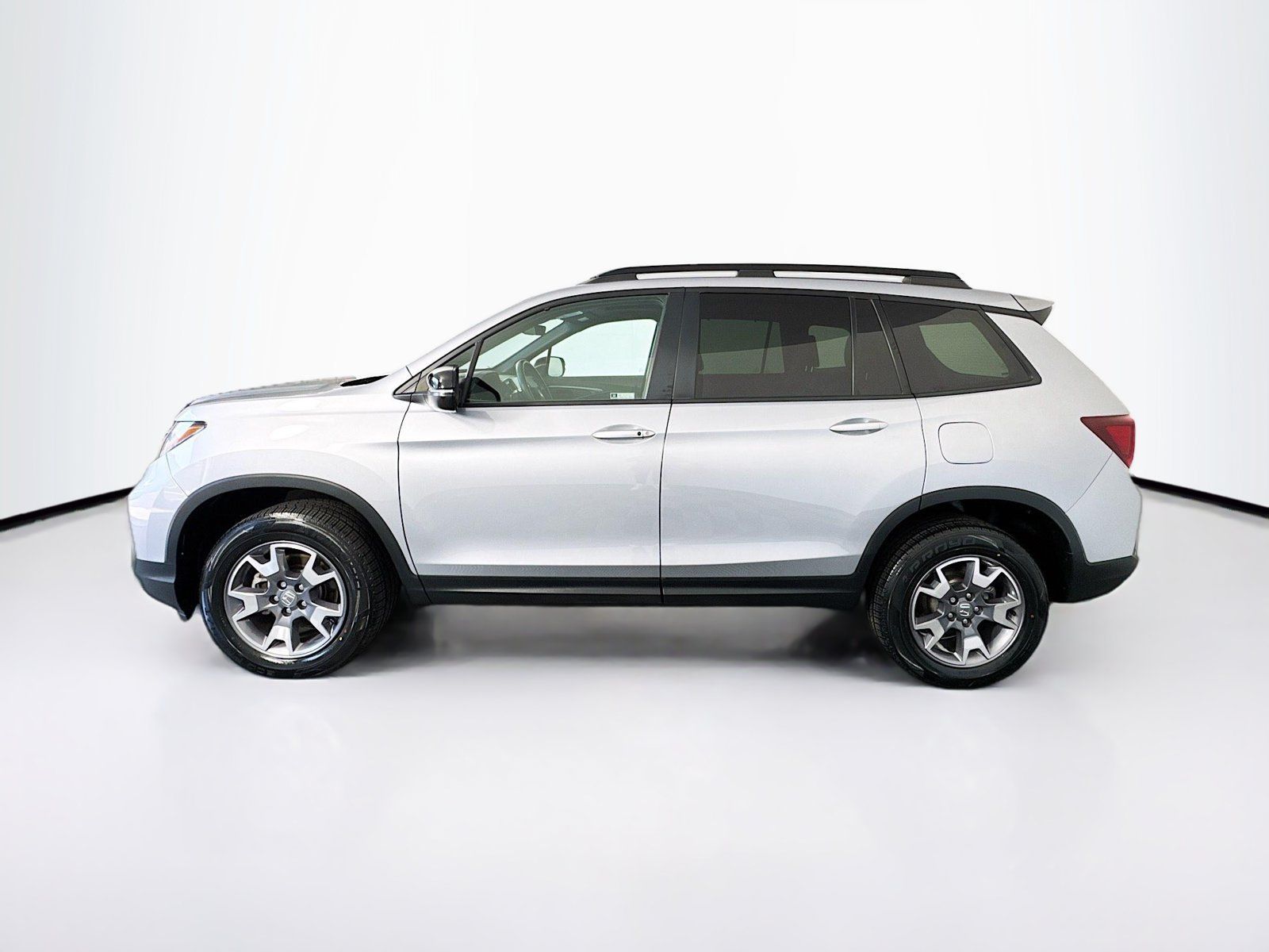 Used 2023 Honda Passport TrailSport image 5