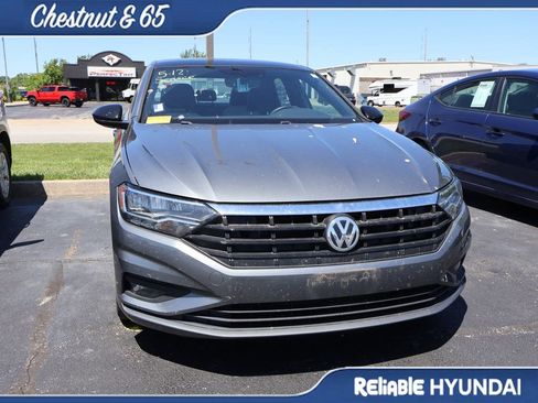 Used 2021 Volkswagen Jetta R-Line FWD image 4