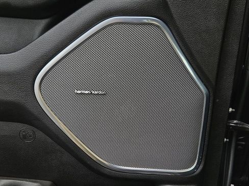 Used 2025 RAM 1500 Laramie w/ Night Edition image 32