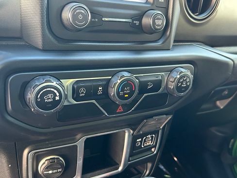 Used 2018 Jeep Wrangler Sport AWD/4WD image 23