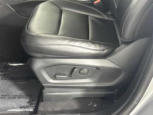 Used 2023 Ford Explorer XLT w/ Equipment Group 202A RWD image 12