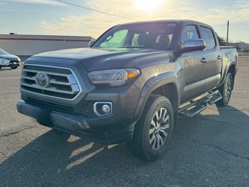 Certified 2022 Toyota Tacoma Limited image 11