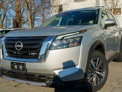 New 2025 Nissan Pathfinder SL