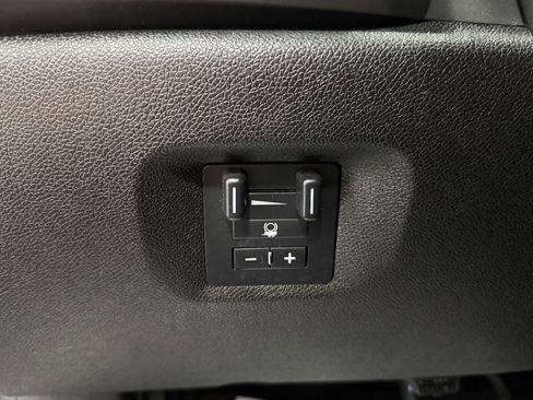Used 2011 Chevrolet Silverado 2500 LT AWD/4WD image 28