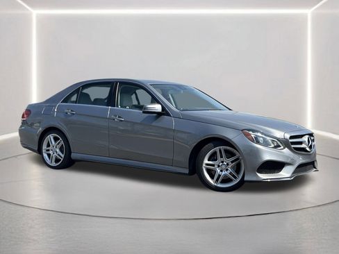 Used 2014 Mercedes-Benz E 350 Sedan image 2