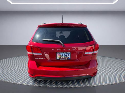 Used 2019 Dodge Journey SE w/ Blacktop Package FWD image 5