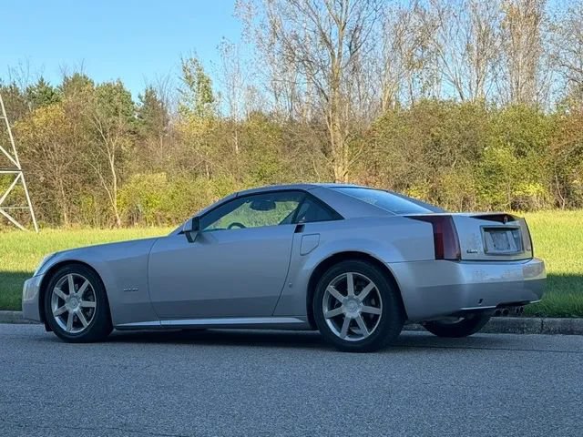Used 2007 Cadillac XLR RWD image 14