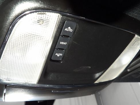 Used 2021 Dodge Charger SXT w/ Leather Interior Group RWD image 17