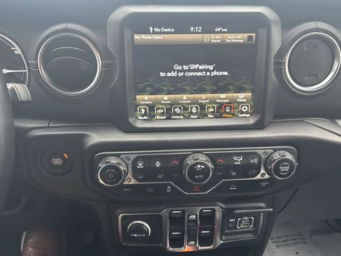 Used 2023 Jeep Wrangler Sahara w/ Cold Weather Group image 15