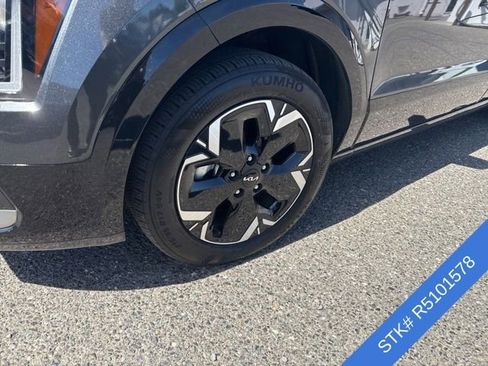 Used 2024 Kia Niro Wind w/ Wind Preserve Package FWD image 4