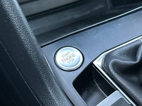 Certified 2022 Volkswagen Taos SE image 22