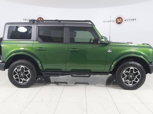 Used 2024 Ford Bronco Outer Banks image 2