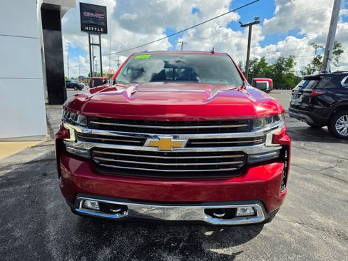 Used 2022 Chevrolet Silverado 1500 High Country w/ Technology Package AWD/4WD image 2