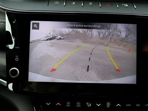 New 2026 Jeep Grand Cherokee Altitude image 23