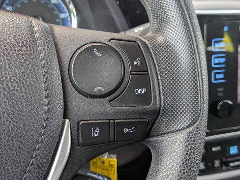 Used 2018 Toyota Corolla LE w/ Carpet Mat Package (TMS) FWD image 22