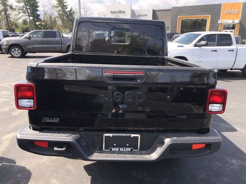 New 2026 Jeep Gladiator Sport AWD/4WD image 10