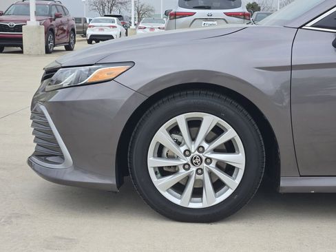 Used 2024 Toyota Camry LE w/ Convenience Package image 8