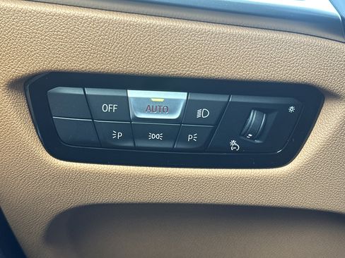 New 2026 BMW 330i Sedan w/ M Sport Package image 18