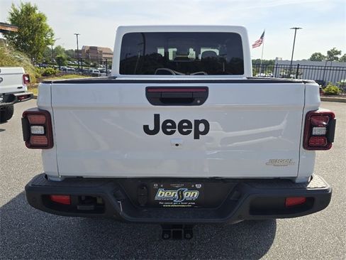 New 2025 Jeep Gladiator Sport w/ Premium Package image 14