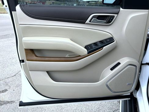 Used 2020 GMC Yukon Denali w/ Denali Premium Package image 9