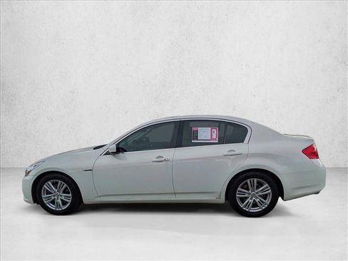 Used 2011 INFINITI G37 Journey w/ Premium Pkg image 8