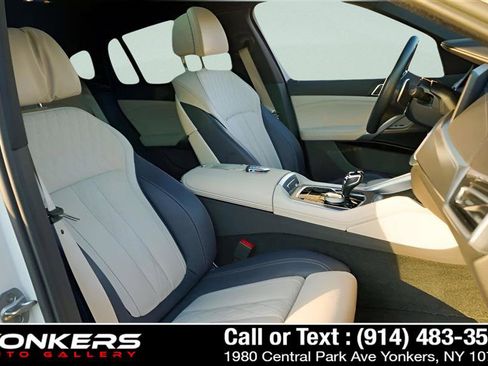 Used 2022 BMW X6 xDrive40i w/ Executive Package image 35