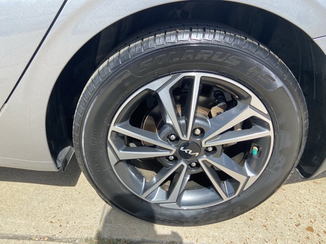 Used 2024 Kia Forte LXS w/ LXS Technology Package FWD image 28