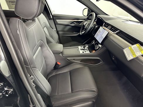 Used 2026 Jaguar F-PACE R-Dynamic S image 19