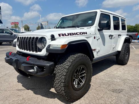 Used 2024 Jeep Wrangler Unlimited Rubicon AWD/4WD image 9