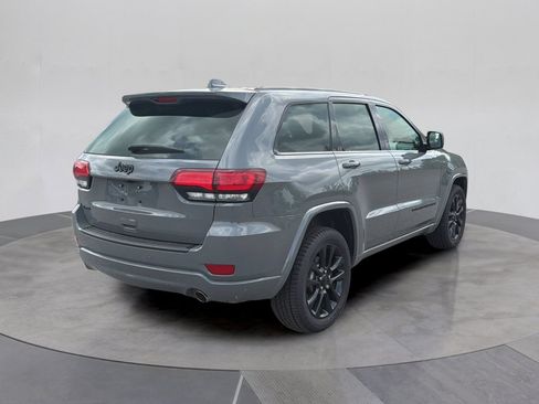 Used 2022 Jeep Grand Cherokee Laredo X AWD/4WD image 7