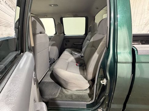 Used 2002 Nissan Frontier SE AWD/4WD image 24