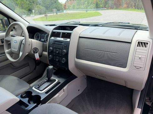 Used 2008 Ford Escape XLS FWD image 24