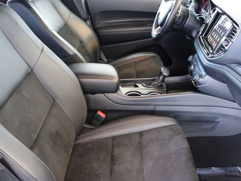 Used 2022 Dodge Durango GT image 40