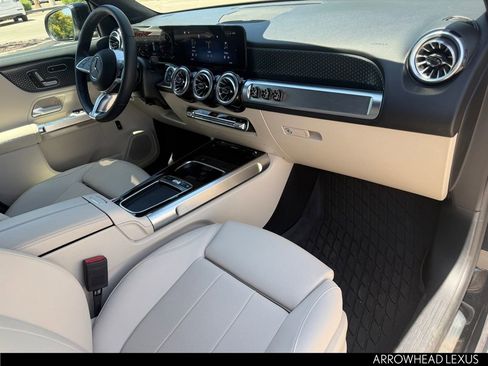 Used 2025 Mercedes-Benz GLB 250 image 28