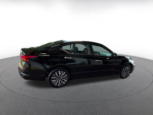Used 2025 Nissan Altima 2.5 SV FWD image 15
