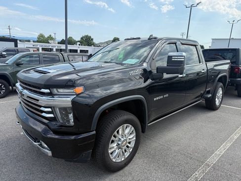 Used 2021 Chevrolet Silverado 2500 High Country w/ Z71 Off-Road Package AWD/4WD image 2