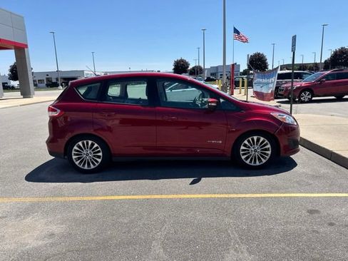 Used 2017 Ford C-MAX SE w/ Equipment Group 201A FWD image 4