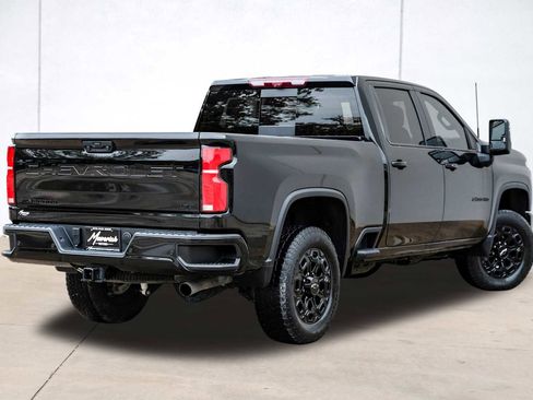 Used 2024 Chevrolet Silverado 2500 LTZ w/ LTZ Plus Package AWD/4WD image 11